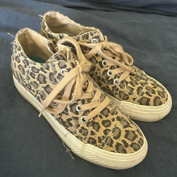 Hidden platform cheetah print blowfish sneakers - Picture 1 of 2